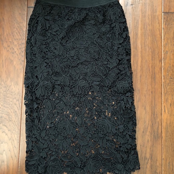 Black lace pencil skirt. - Picture 2 of 2